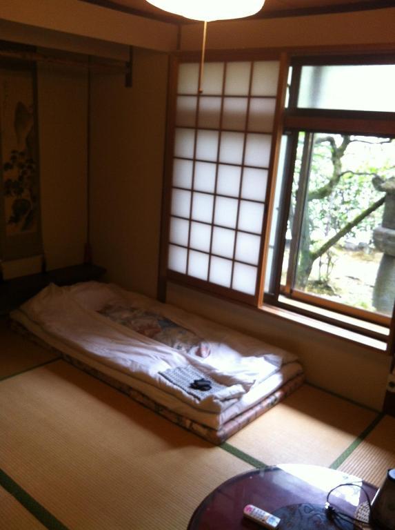 Rakucho Ryokan Киото Стая снимка